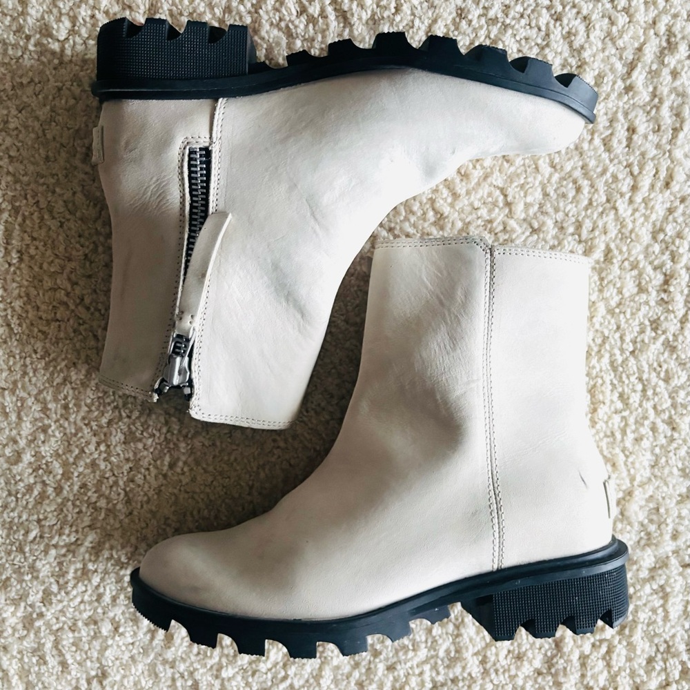 Sorel Phoenix Zip Women's Fawn Suede Waterproof Ankle Boots - White Size 5 - Picture 2 of 7